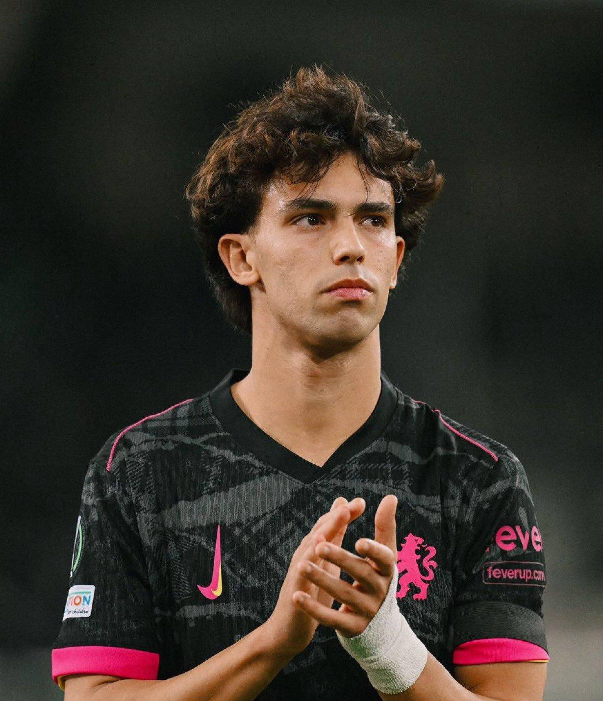 转折点拜仁慕尼黑再遭质疑；葡超清晨攻防权衡；赛场秩序良好；训练强度明显提升的简单介绍